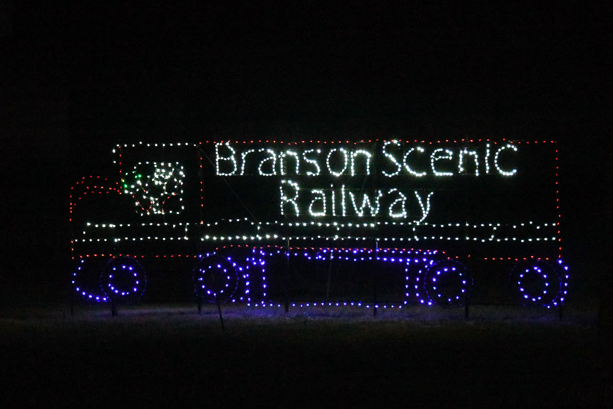 086 The Fun Club drove through the Lights of Joy display in Branson.jpg